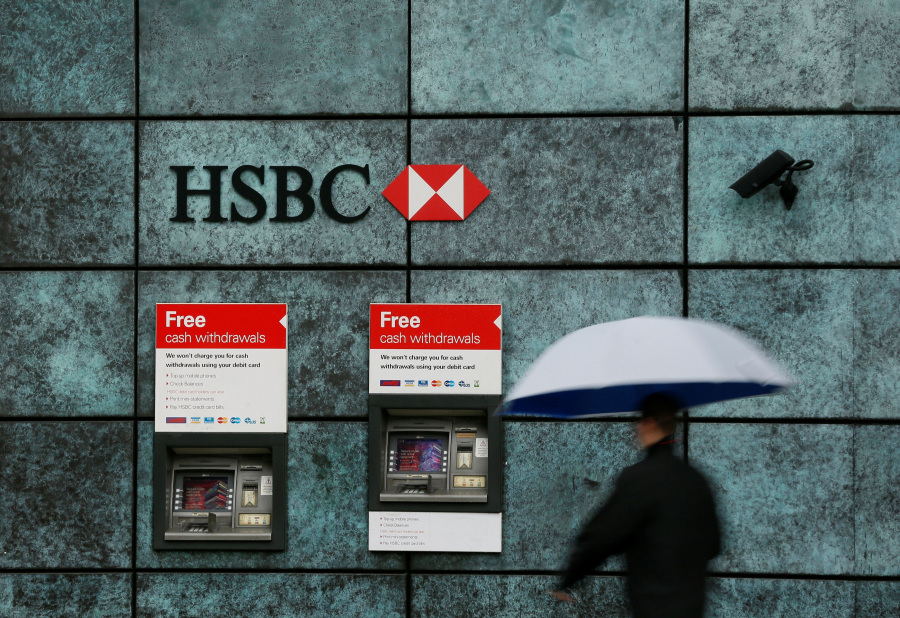 HSBC Probes China Pinnacle Wealth Business on Costs and Control, Say Sources