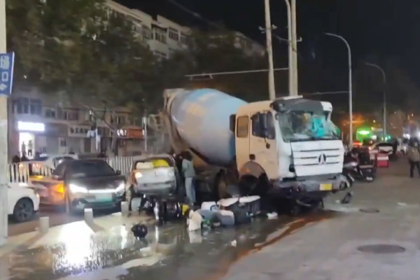 "The Communist Party Won t Let Me Live": Qingdao Driver Rams Over Fifty Cars