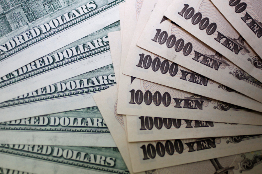 Yen Slips as Japan s Election Result Clouds Boj Rate Hike Prospects