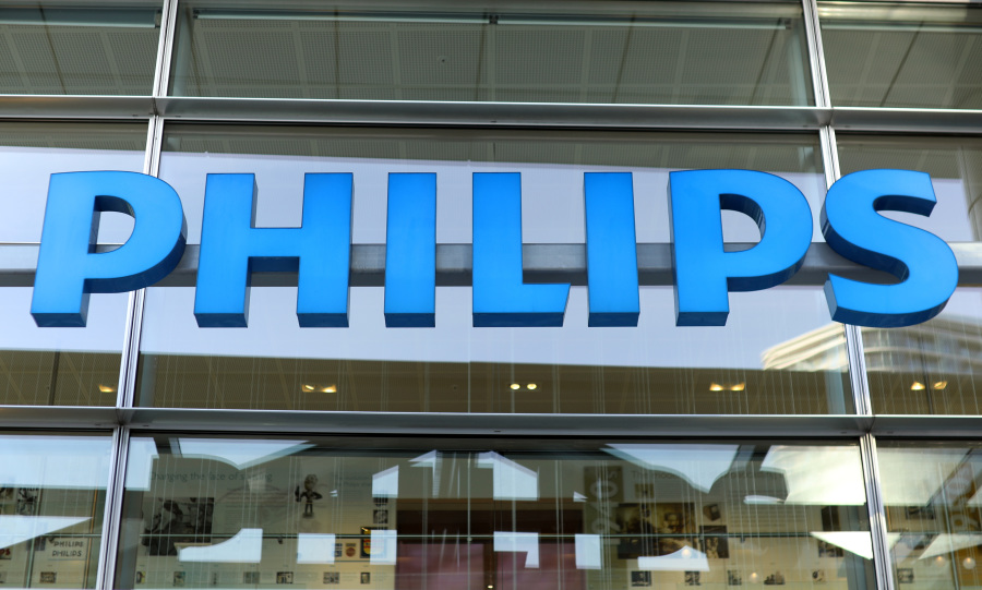 Philips Cuts Sales Outlook as China Demand Wanes