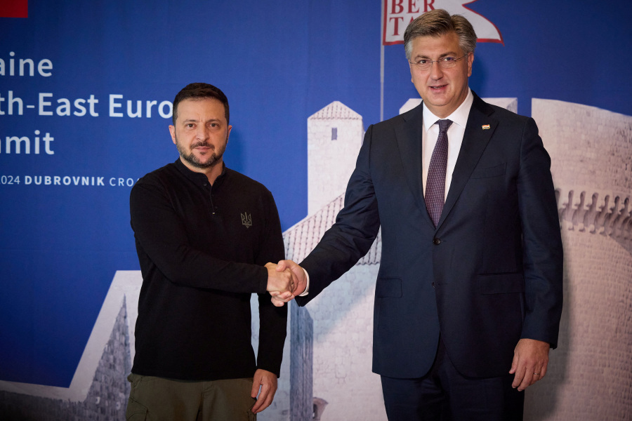Zelenskiy Sees Opportunity to End War in Ukraine by 2025