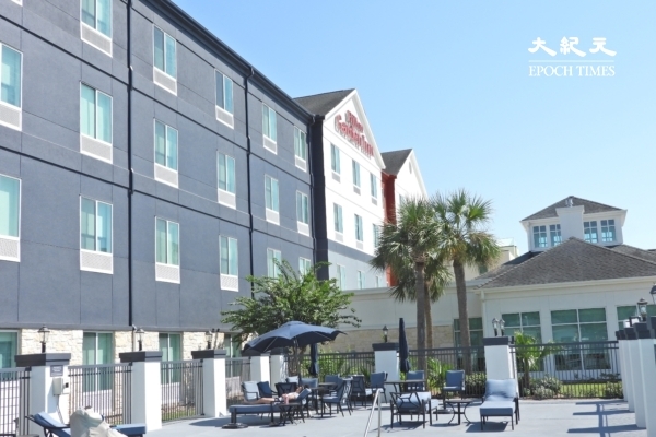Choosing Not to Buy a School District House, Living in a Five-star Hotel With My Daughter, Saves a Significant Amount of Money