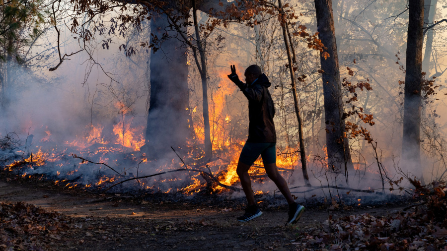 New Jersey wildfire continues to grow despite rainfall