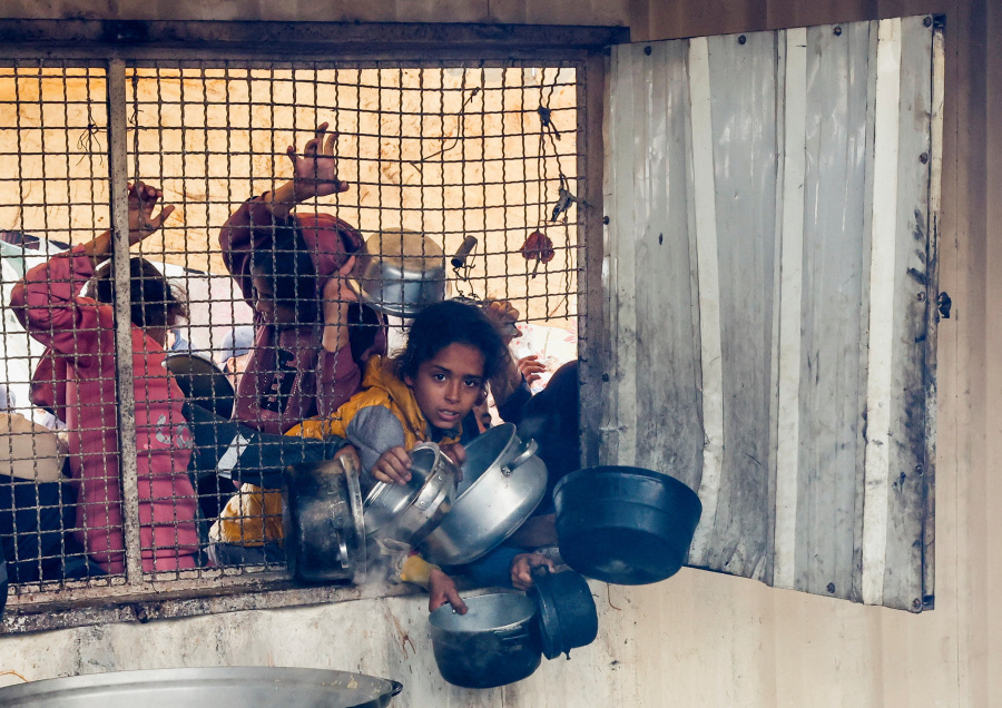 Israeli army orders Gaza City suburb evacuated, spurring new displacement wave