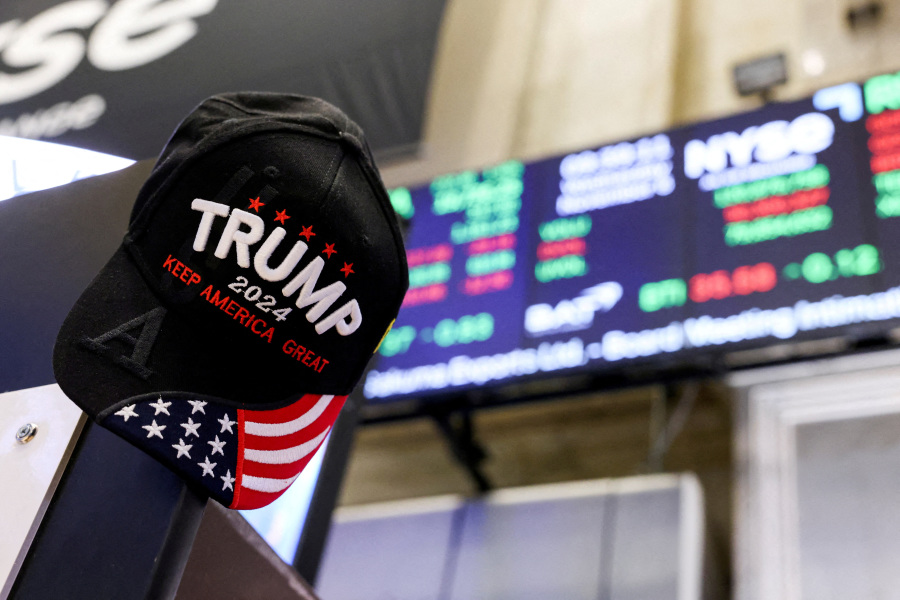 Wall Street Drafts Trump Wish Lists Over Bank Capital, SEC Regulation