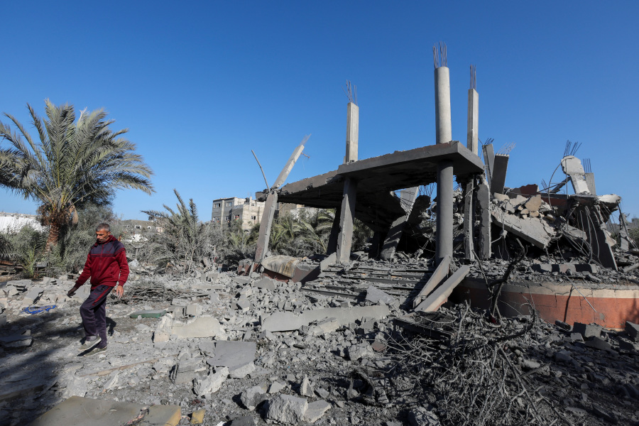 Israeli forces advance in Khan Younis area of southern Gaza, 20 killed across enclave