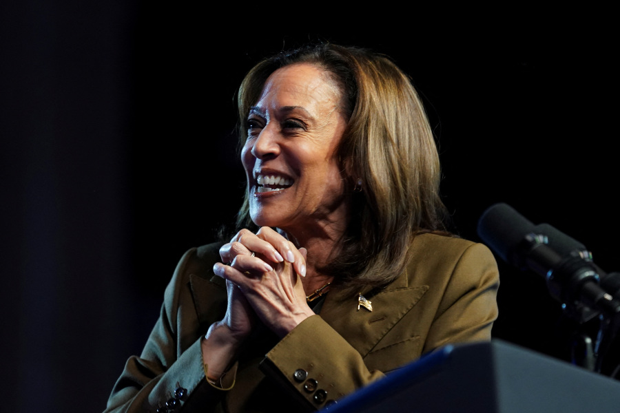 Harris Woos Republican Votes With Liz Cheney Event, Centrist Moves