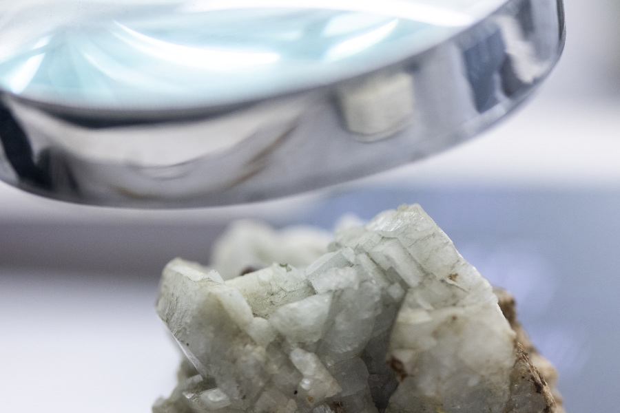 US officials blast China s actions on rare earths, urge Beijing to back down