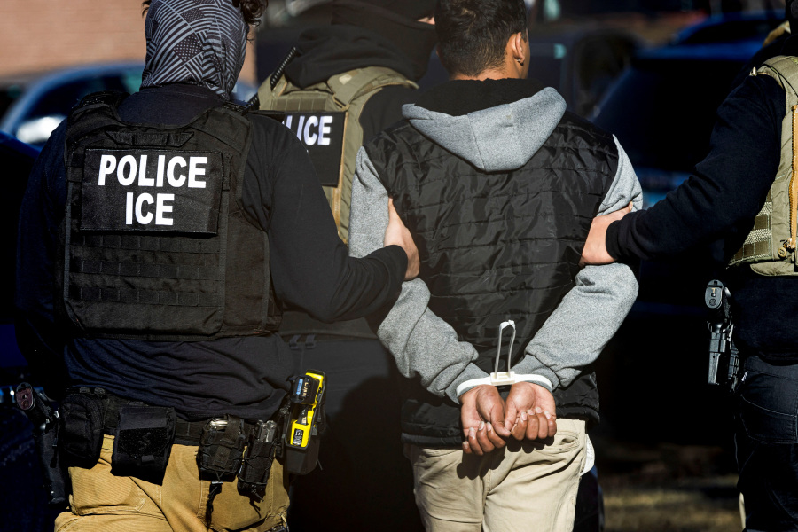 Apple removes ICE tracking apps after pressure by Trump administration