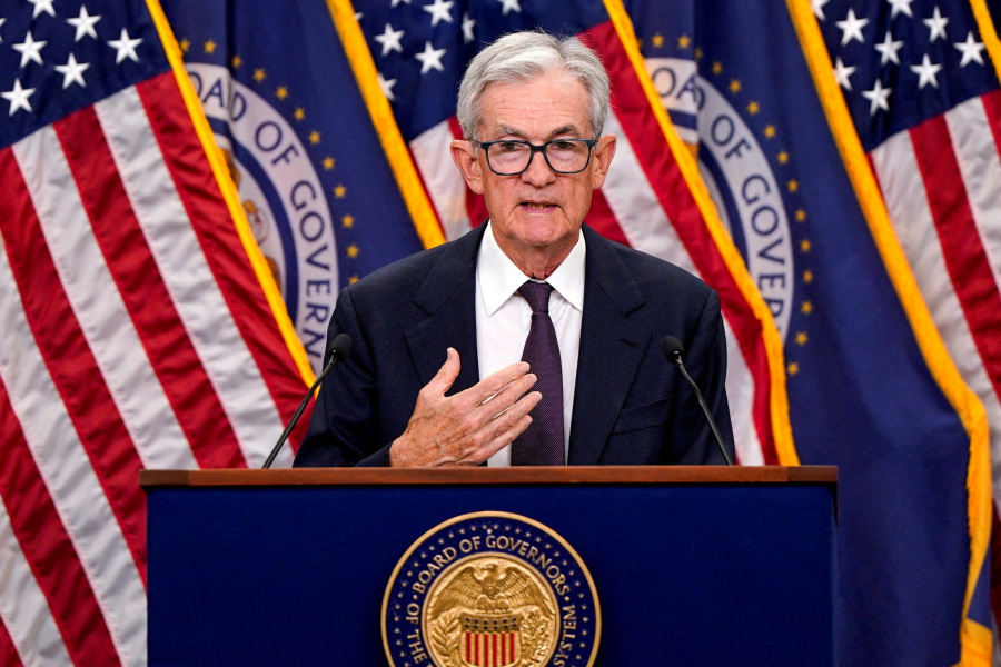 Trump slams Fed chair, eyes replacement in a few months