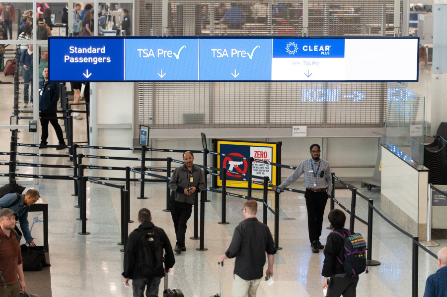 US to pay $10,000 bonuses for exemplary TSA officers during shutdown