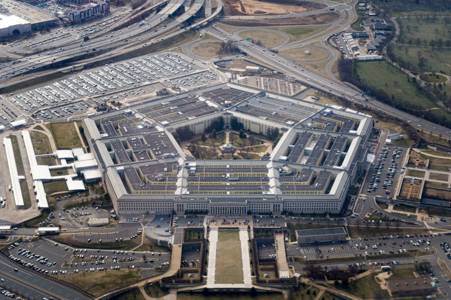 Pentagon threatens to prosecute Senator Mark Kelly by recalling him to Navy service
