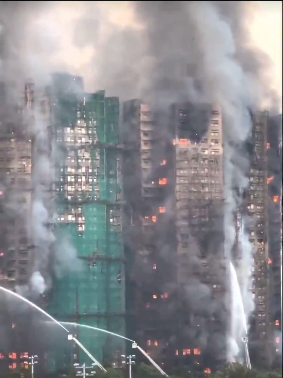 Hong Kong Fire: Public Lines Up to Identify Bodies, Reviewing Over 50 Photos of Corpses is Heartbreaking