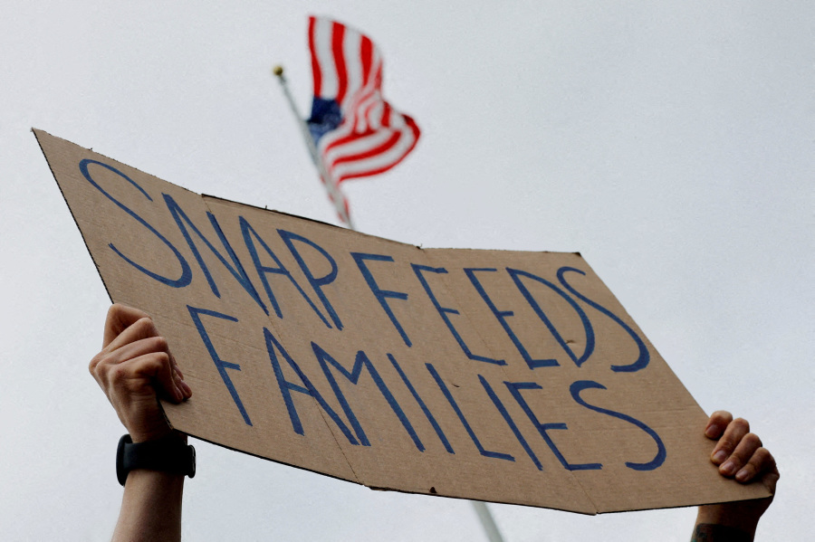USDA tells states to undo efforts to issue full food aid benefits