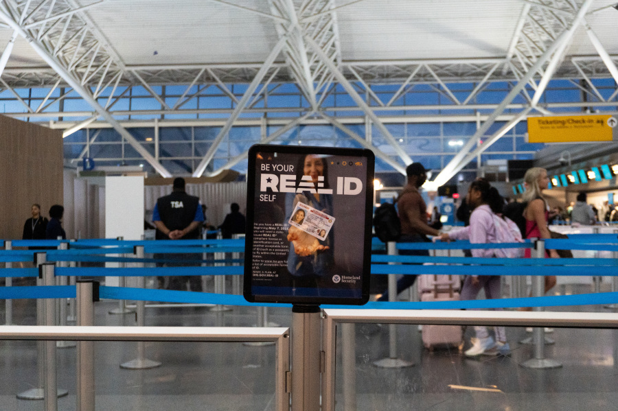 US agency will charge $45 fee for air passengers without REAL IDs