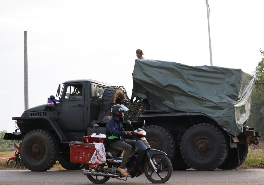 Trump says to make phone call to stop Thai-Cambodia fighting