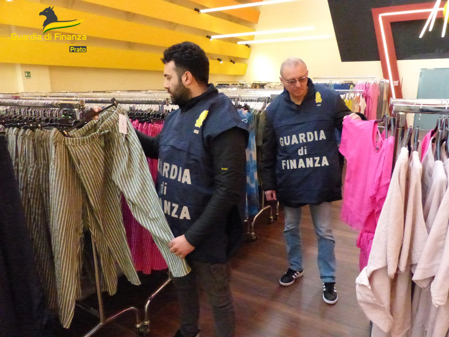 Trial of Chinese crime gangs in Italian fashion stalls amid sabotage fears