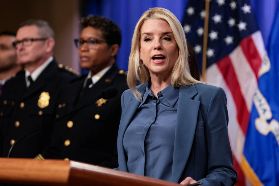 FBI foils "terror plot" targeting Los Angeles, US attorney general says