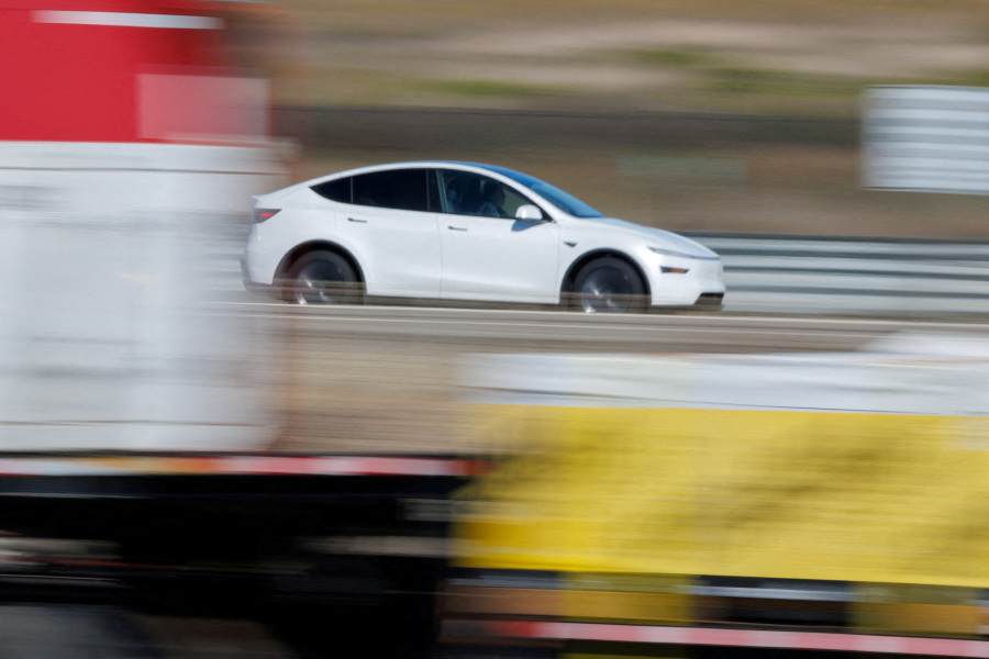 California regulator puts on hold order to suspend Tesla sales