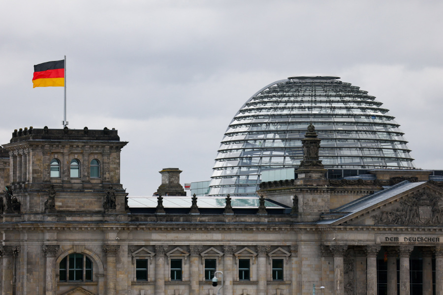 Germany headed for biggest deficit since reunification, Bundesbank says