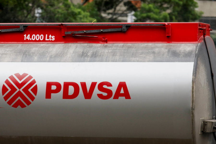Venezuela resorts to floating storage as onshore tanks fill up amid ship seizures