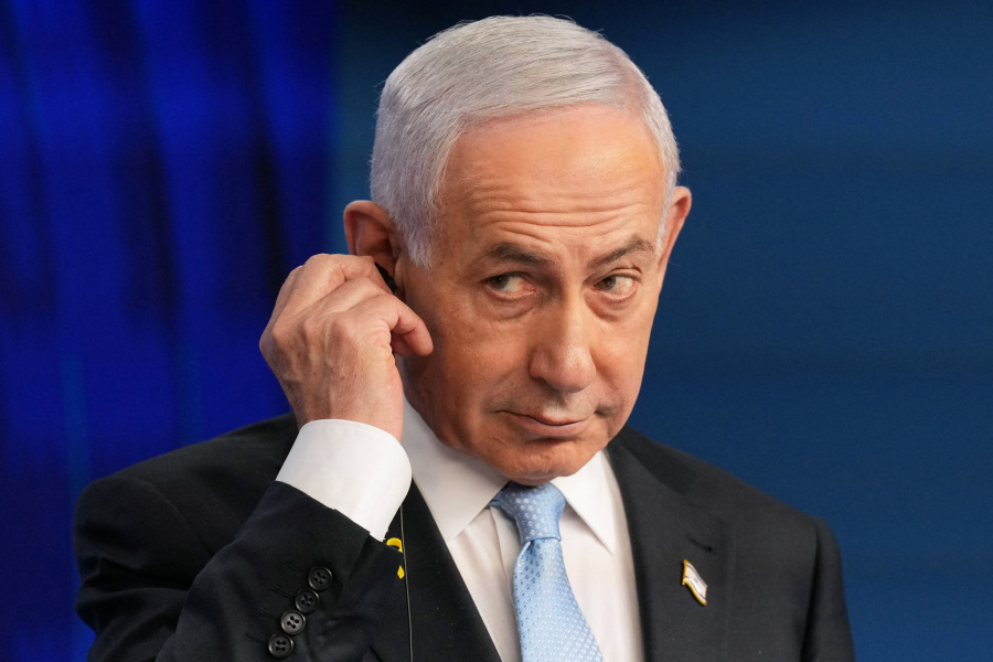 Netanyahu says he will not quit politics if he receives a pardon
