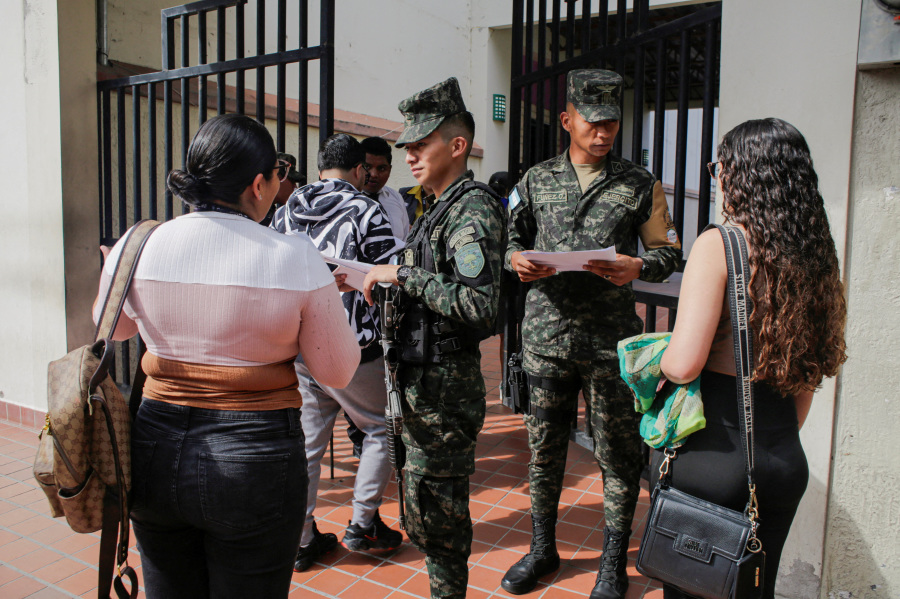 Honduras resumes releasing election results, Trump-backed Asfura maintains lead
