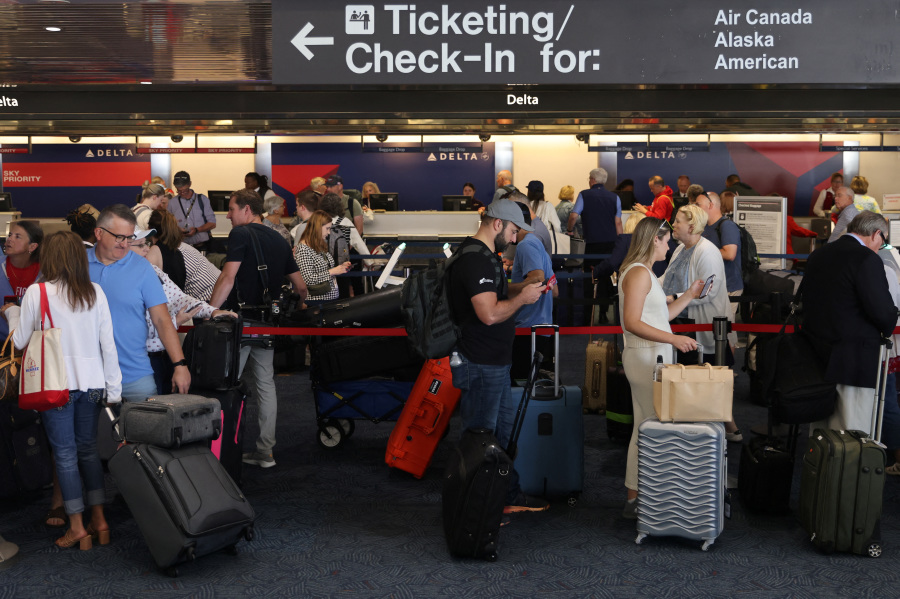 Trump administration wants airlines, airports to offer healthier food, exercise options