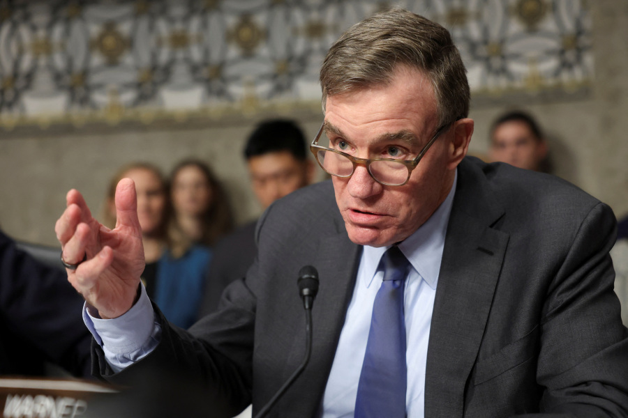US Democrats to grill Trump team over Yemen war security breach