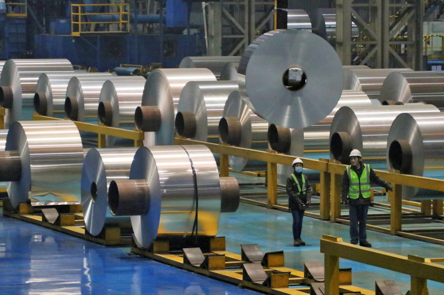 China s industrial profits fall in first 2 months, underline slow economic recovery