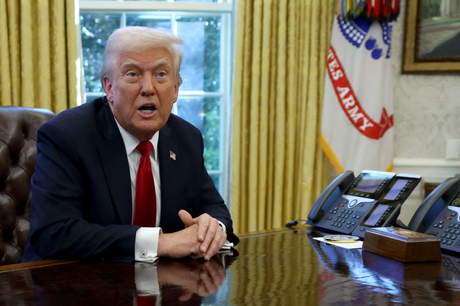 Trump signs order aiming to eliminate anti-American ideology from Smithsonian institutions