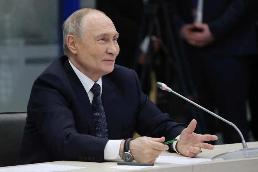 Kremlin says it s working on Ukraine peace after Trump says he s  pissed off  with Putin