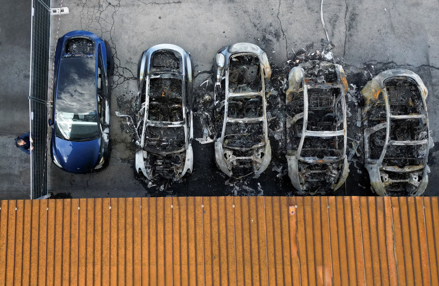 Musk says terrorism behind fire at Rome Tesla dealership