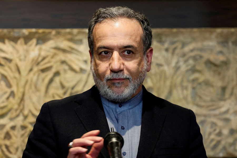 Iranian minister in Moscow aims to shore up support ahead of U.S. talks