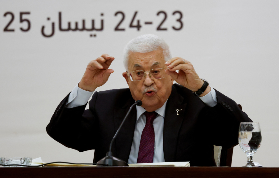 Palestinian president urges Hamas to lay down arms