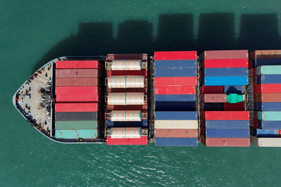 White House would consider cutting China tariffs as part of talks, source says
