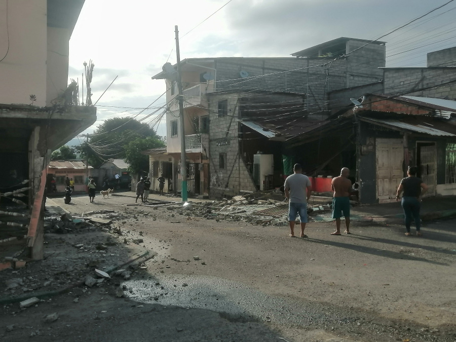 Magnitude 6.3 earthquake strikes Ecuador, 20 injured