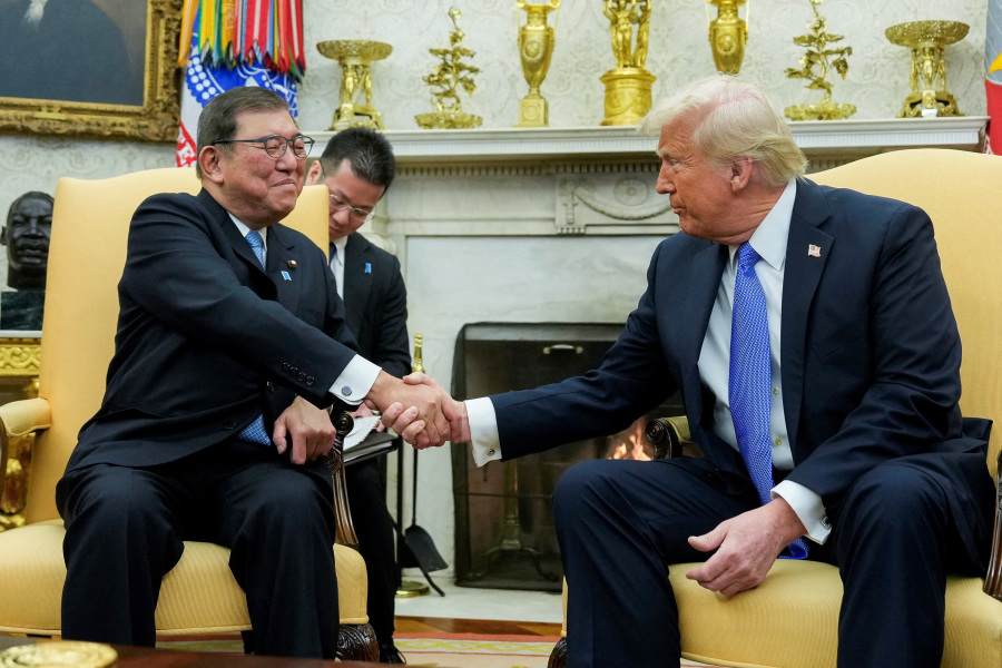 Japan auto trade unfair , could buy more US oil, Trump tells Fox News