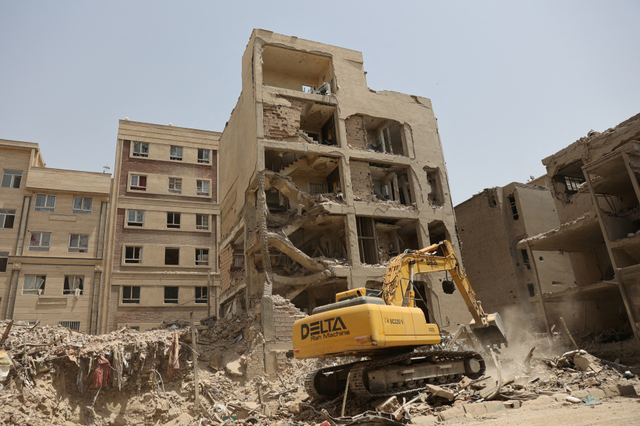 935 people killed in Israeli strikes on Iran, official says