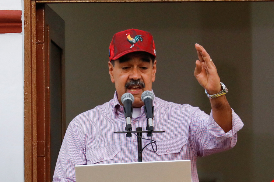 US-Venezuela tensions rise as US warships arrive in Southern Caribbean