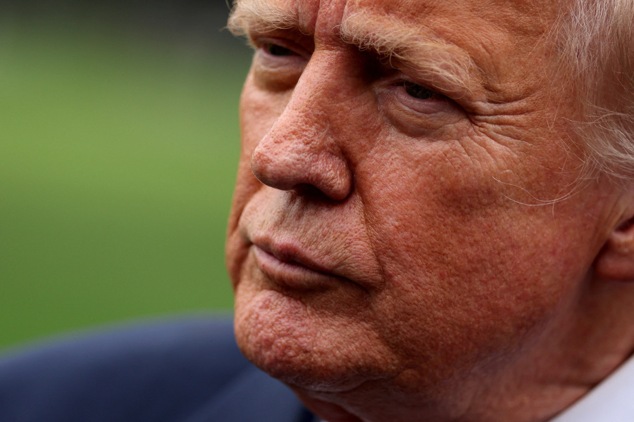 US to initially impose small tariff on pharma imports, Trump says