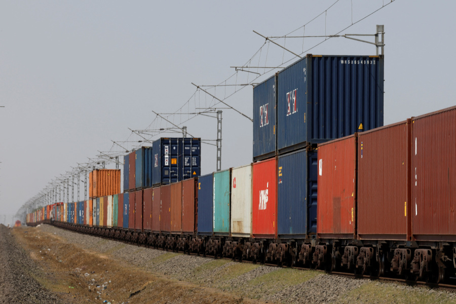Moody s warns US tariffs may hurt India s manufacturing push, slow growth