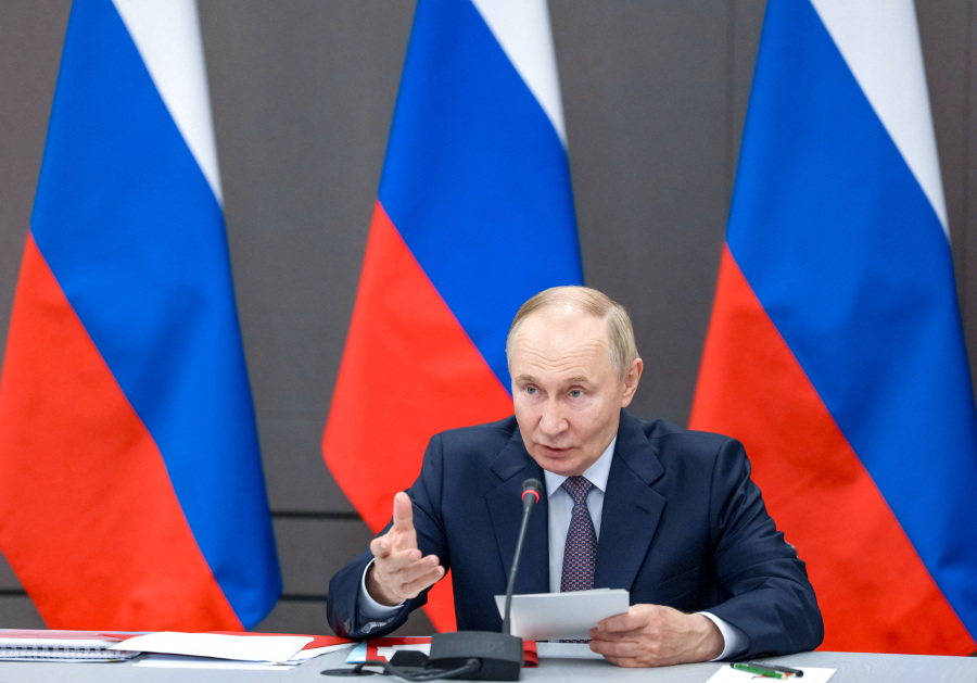 Putin offers Trump one-year extension to nuclear weapons treaty