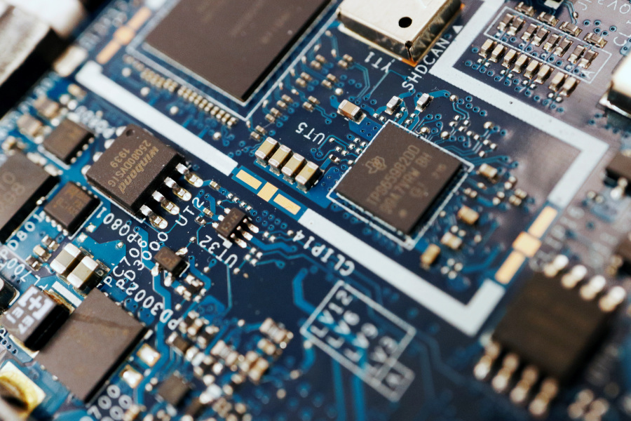 Trump to impose tariffs on semiconductor imports from firms not moving production to US