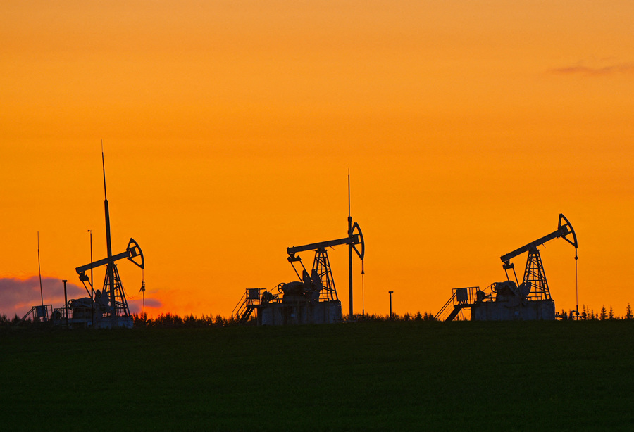 US allows countries to buy Russian oil stranded at sea for 30 days
