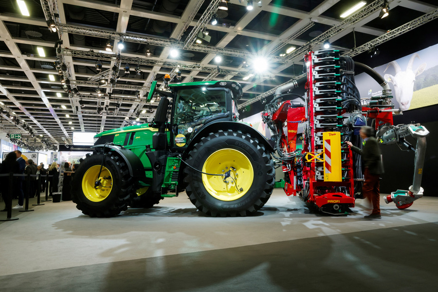Trump says he wants Deere, Caterpillar to cut farmers tractor costs