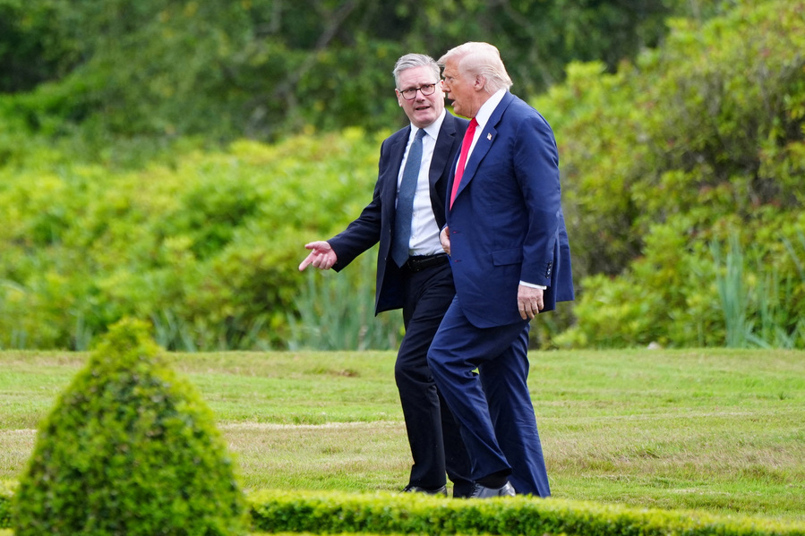 Not Winston Churchill : Trump steps up criticism of UK s Starmer