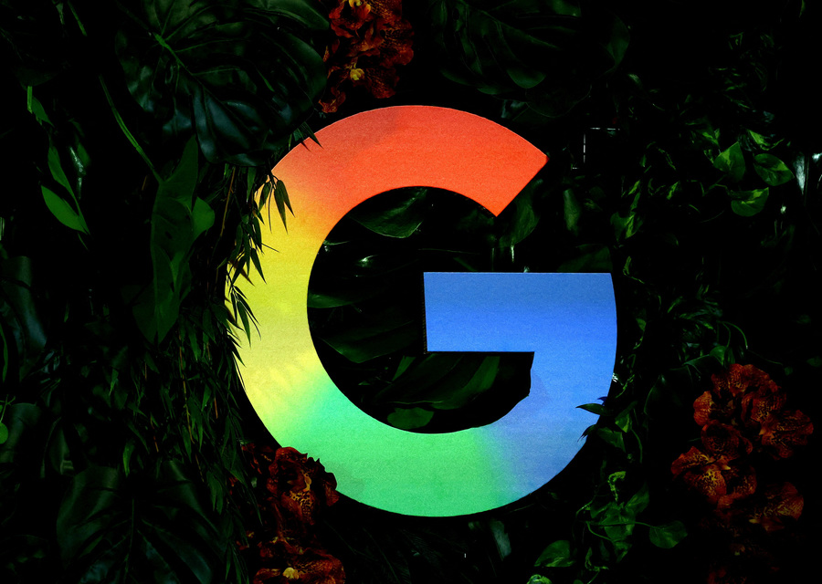 Tech giants sign energy pledge at White House ahead of midterms