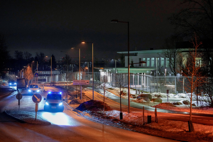 Explosion hits US embassy in Oslo, causing minor damage, thick smoke