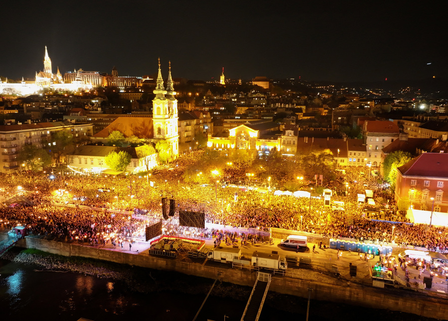 Hungarians look to changed future after pro-EU Magyar s election landslide